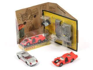 Lot 277 - DINKY TOYS (GB) (4)