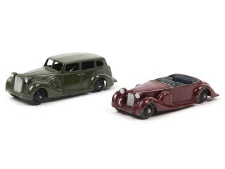Lot 270 - DINKY TOYS (GB) (2)