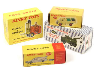 Lot 276 - DINKY TOYS (GB) (4)
