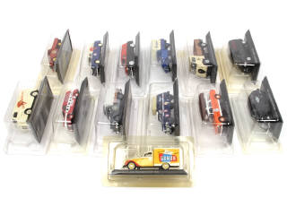 Lot 212 - DIVERS (13)
