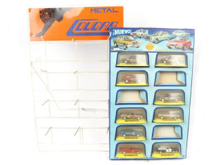 Lot 147 - DIVERS (2)