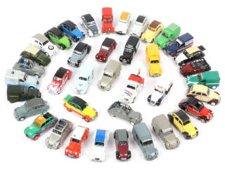 Lot 130 - DIVERS (39)