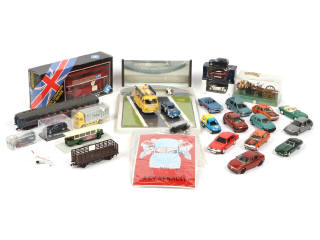 Lot 123 - DIVERS (27)