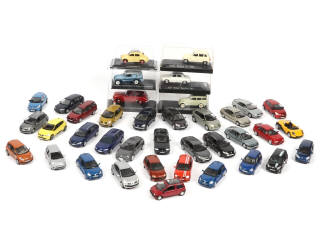 Lot 137 - DIVERS (38)