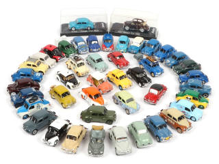 Lot 144 - DIVERS (44)