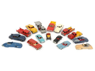 Lot 111 - DIVERS (16)