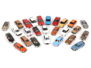 Lot 121 - DIVERS (26)