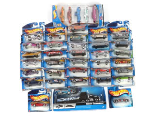 Lot 198 - MATTEL (40)