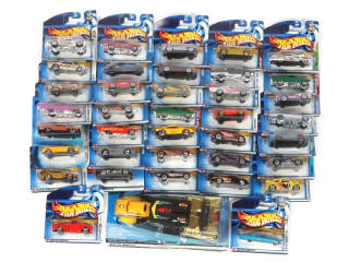 Lot 197 - MATTEL (38)