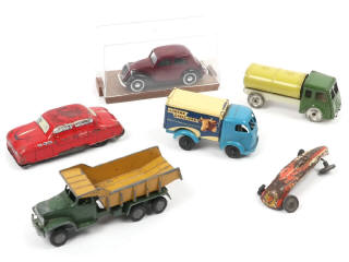 Lot 130 - DIVERS (6)