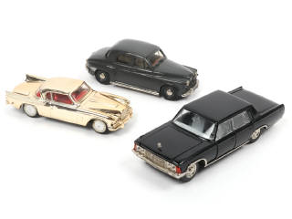 Lot 124 - DIVERS (3)