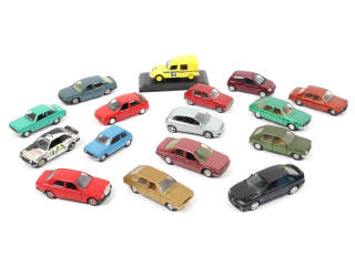 Lot 136 - DIVERS (16)