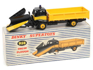 Lot 376 - DINKY TOYS (GB) (1)