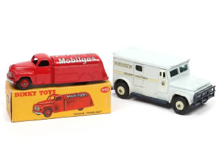 Lot 391 - DINKY TOYS (GB) (2)
