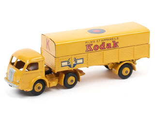 Lot 221 - DINKY TOYS (FRANCE) (1)