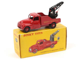 Lot 261 - DINKY TOYS (FRANCE) (1)