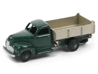 Lot 216 - DINKY TOYS (FRANCE) (1)