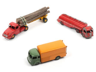 Lot 339 - DINKY TOYS (FRANCE) (3)