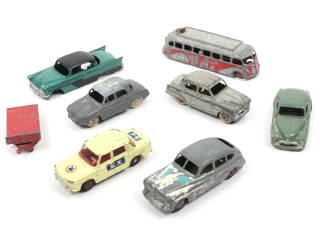 Lot 359 - DINKY TOYS (FRANCE) (8)
