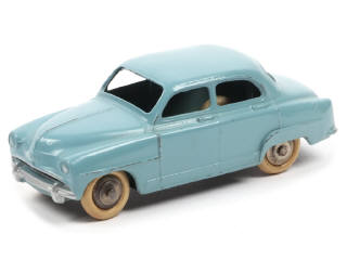 Lot 207 - DINKY TOYS (FRANCE) (1)