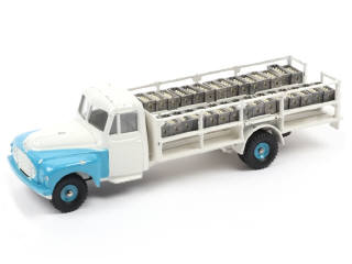 Lot 391 - DINKY TOYS (FRANCE) (1)