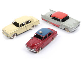 Lot 432 - DINKY TOYS (FRANCE) (3)