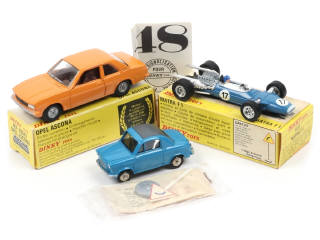Lot 425 - DINKY TOYS (FRANCE) (3)