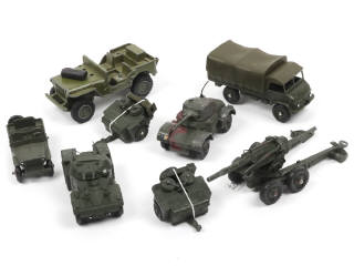 Lot 462 - DINKY TOYS (FRANCE) (8)