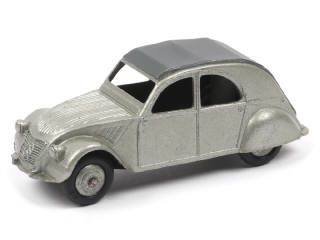 Lot 381 - DINKY TOYS (FRANCE) (1)