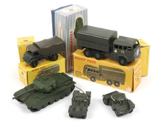 Lot 454 - DINKY TOYS (FRANCE) (5)