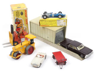 Lot 460 - DINKY TOYS (FRANCE) (7)