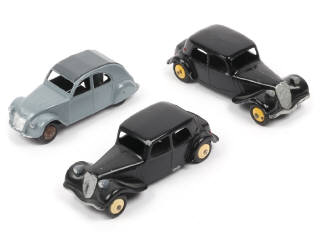 Lot 436 - DINKY TOYS (FRANCE) (3)