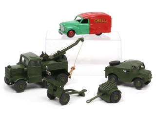 Lot 372 - DINKY TOYS (GB) (5)