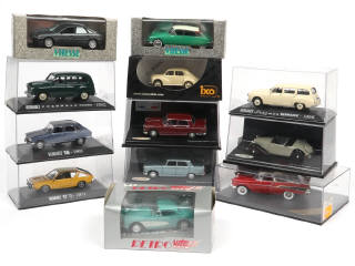 Lot 99 - DIVERS (12)