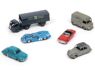 Lot 439 - DINKY TOYS (FRANCE) (6)