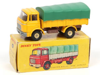 Lot 383 - DINKY TOYS (FRANCE) (1)