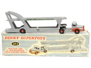 Lot 391 - DINKY TOYS (FRANCE) (1)