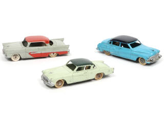 Lot 420 - DINKY TOYS (FRANCE) (3)