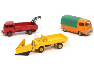 Lot 435 - DINKY TOYS (FRANCE) (3)