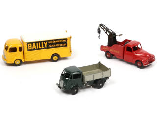 Lot 436 - DINKY TOYS (FRANCE) (3)