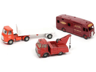 Lot 332 - DINKY TOYS (GB) (3)