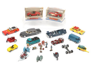 Lot 165 - DIVERS (16)