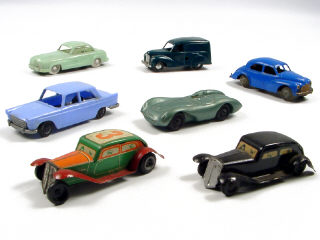 Lot 205 - DIVERS (7)