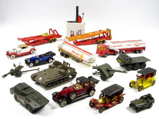 Lot 211 - DIVERS (13)