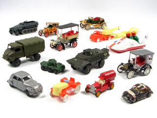 Lot 212 - DIVERS (14)