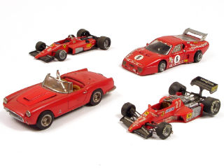 Lot 213 - DIVERS (4)