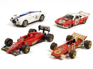 Lot 217 - DIVERS (4)