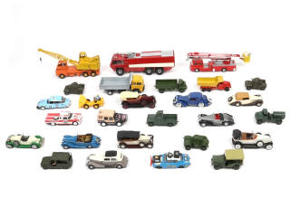 Lot 218 - DIVERS (27)