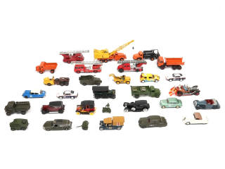 Lot 224 - DIVERS (30)