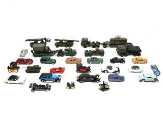 Lot 223 - DIVERS (30)